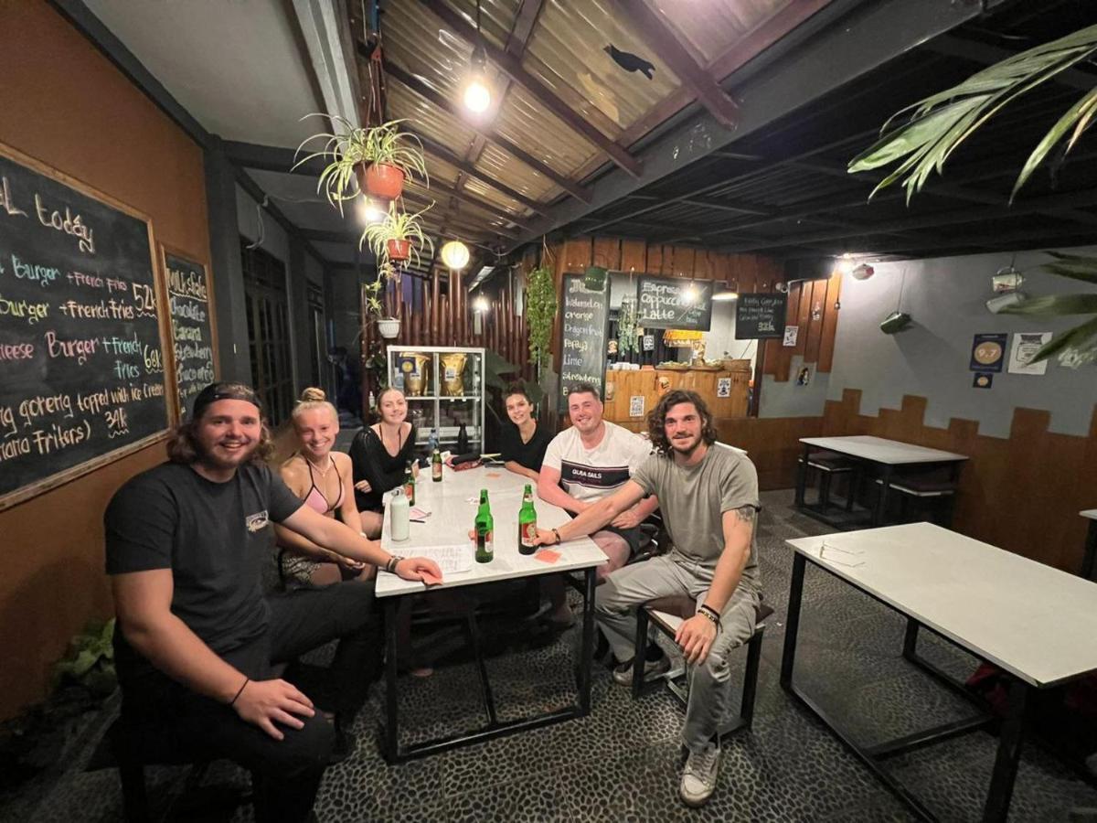Dong Paloh Hostel Munduk Εξωτερικό φωτογραφία