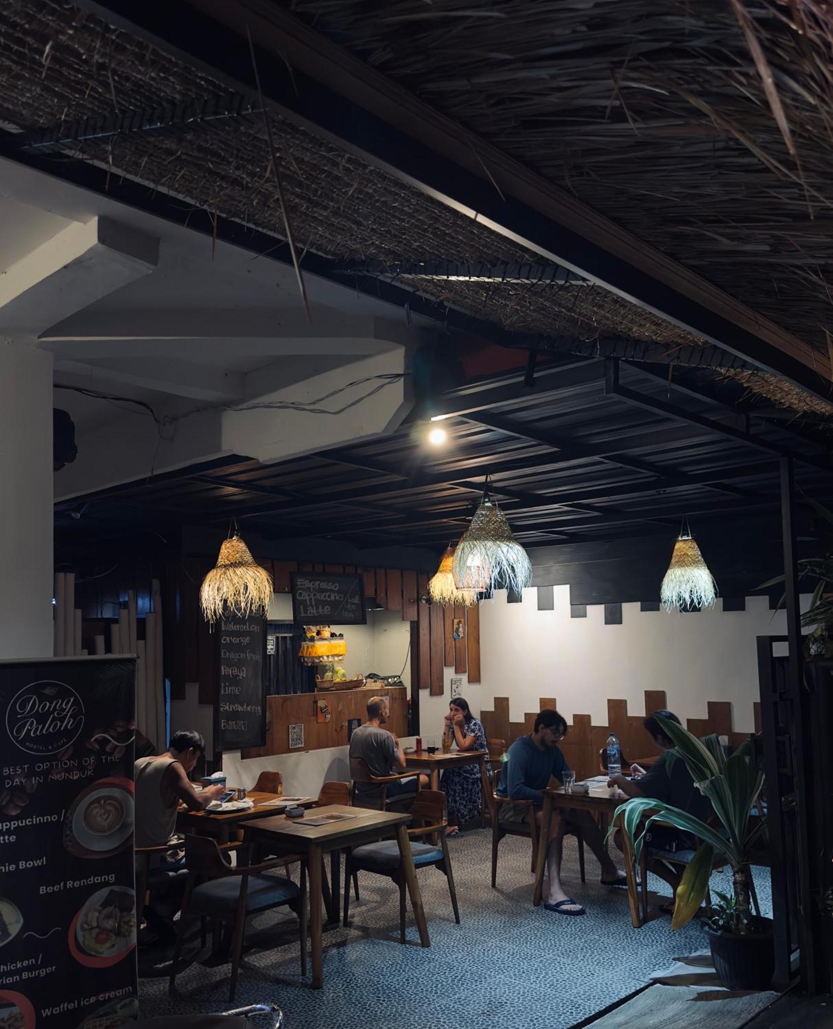 Dong Paloh Hostel Munduk Εξωτερικό φωτογραφία
