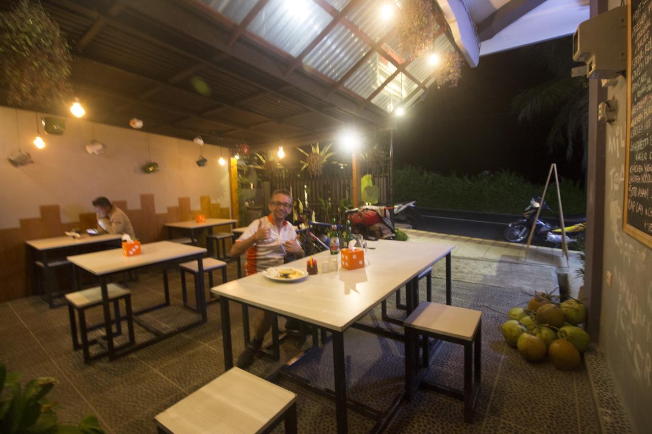 Dong Paloh Hostel Munduk Εξωτερικό φωτογραφία