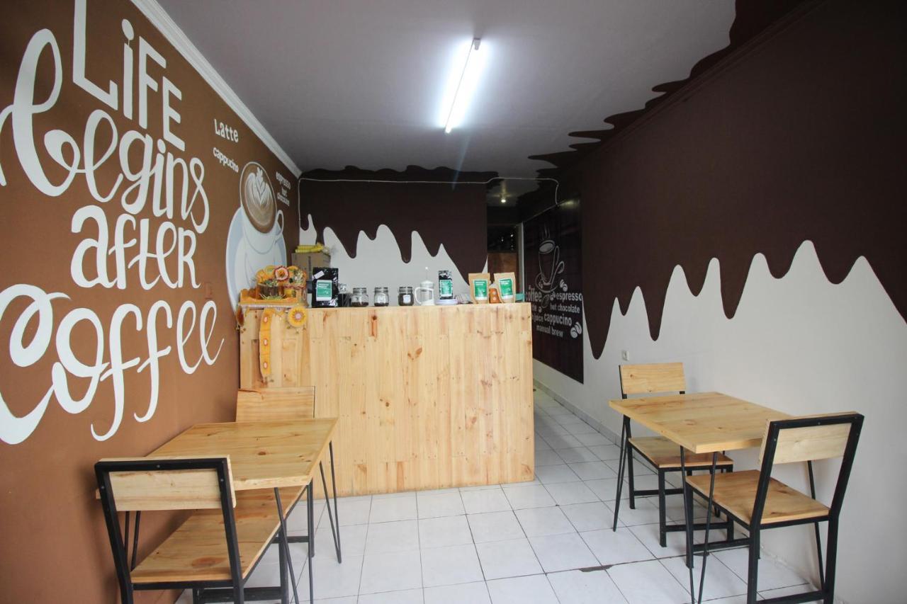 Dong Paloh Hostel Munduk Εξωτερικό φωτογραφία